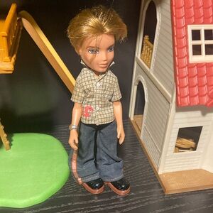 2002 Bratz Boyz Boy CAMERON Doll W/ Outfit